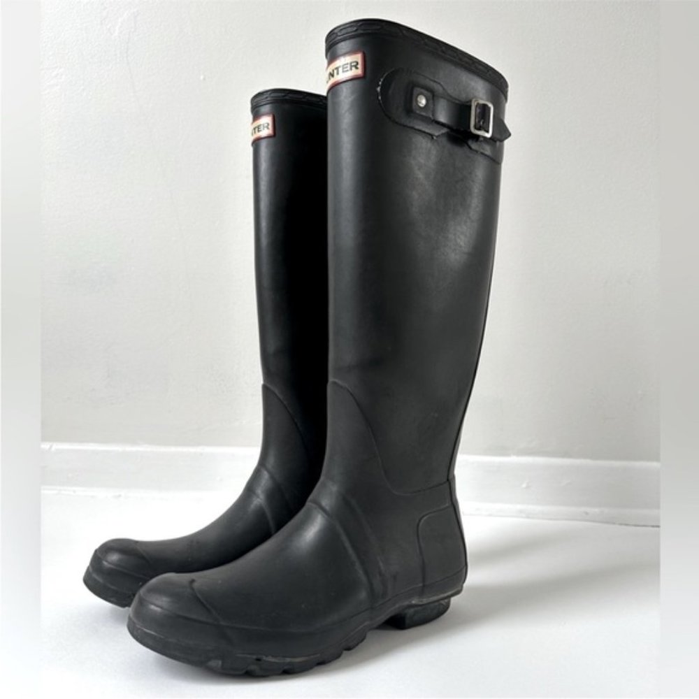 Hunter Original Tall Rain Boots in Black size 8M